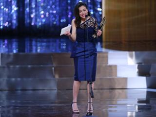 Tatiana Maslany feet photo thumbnail