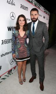 Tatiana Maslany feet photo thumbnail