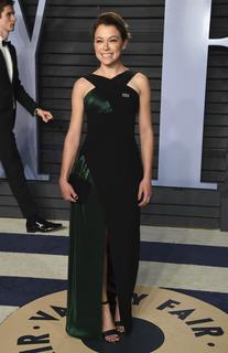 Tatiana Maslany feet photo thumbnail