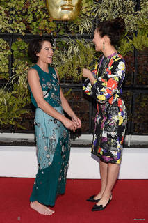 Tatiana Maslany feet photo thumbnail