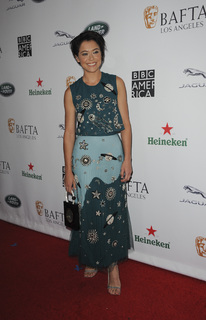 Tatiana Maslany feet photo thumbnail