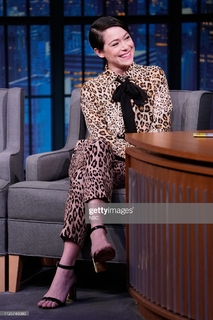 Tatiana Maslany feet photo thumbnail
