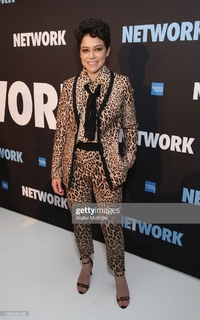 Tatiana Maslany feet photo thumbnail