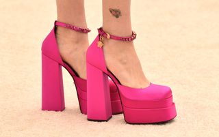 Tatiana Maslany feet photo 2