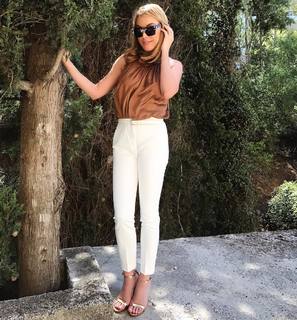Tatiana Stefanidou feet photo thumbnail