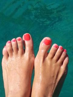 Tatiana Stefanidou feet photo thumbnail