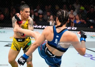 Tatiana Suarez feet photo 10