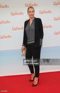 Tatjana Patitz feet photo 3