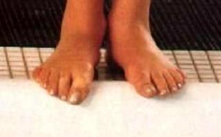 Tatum O'Neal feet photo 14