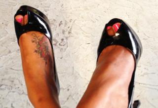 Tatyana Ali feet photo thumbnail