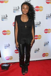 Tatyana Ali feet photo thumbnail