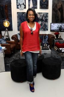 Tatyana Ali feet photo thumbnail