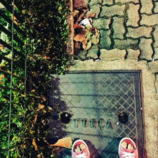 Tatá Werneck feet photo thumbnail