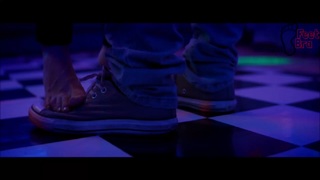Tatá Werneck feet photo thumbnail