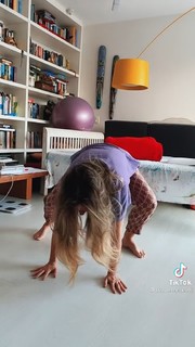 Tatá Werneck feet photo thumbnail