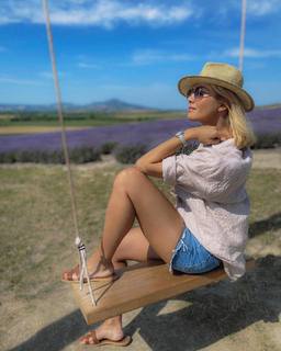 Tatána Kucharová feet photo 18
