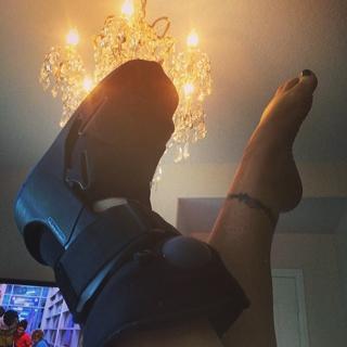 Tawny Kitaen feet photo thumbnail