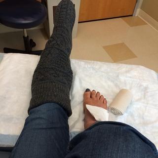 Tawny Kitaen feet photo thumbnail