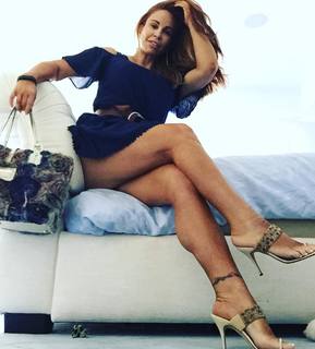 Tawny Kitaen feet photo thumbnail