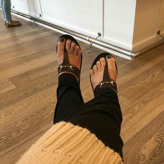 Tawny Kitaen feet photo thumbnail
