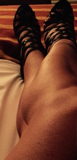 Tawny Kitaen feet photo thumbnail