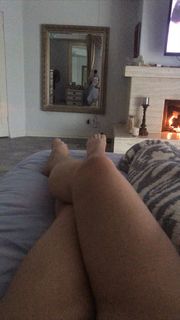 Tawny Kitaen feet photo thumbnail