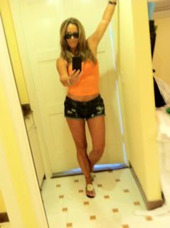 Tawny Kitaen feet photo thumbnail