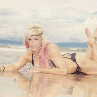 Taya Valkyrie feet photo 1