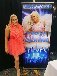 Taya Valkyrie feet photo 11