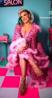 Taya Valkyrie feet photo 9