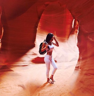 Taylor Alesia feet photo thumbnail