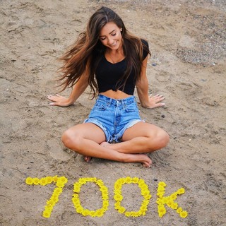 Taylor Alesia feet photo thumbnail