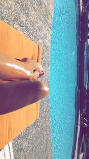 Taylor Alesia feet photo thumbnail