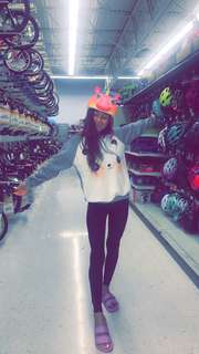 Taylor Alesia feet photo thumbnail