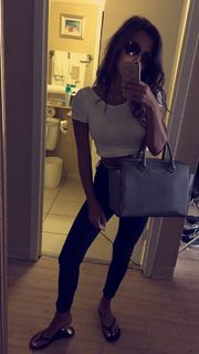 Taylor Alesia feet photo thumbnail