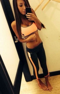Taylor Alesia feet photo thumbnail