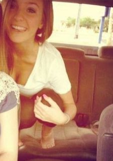 Taylor Alesia feet photo thumbnail