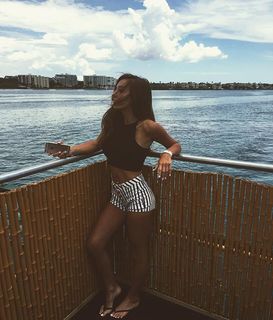 Taylor Alesia feet photo thumbnail