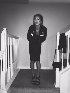 Taylor Alesia feet photo thumbnail
