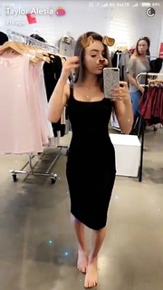 Taylor Alesia feet photo thumbnail