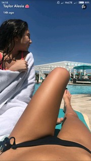 Taylor Alesia feet photo thumbnail