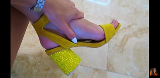Taylor Alesia feet photo thumbnail