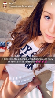 Taylor Alesia feet photo thumbnail