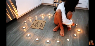 Taylor Alesia feet photo thumbnail