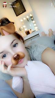 Taylor Alesia feet photo thumbnail