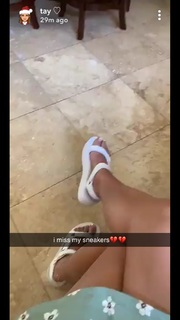 Taylor Alesia feet photo thumbnail