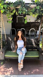 Taylor Alesia feet photo thumbnail