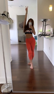 Taylor Alesia feet photo thumbnail