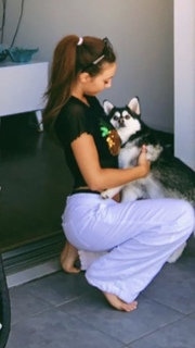 Taylor Alesia feet photo thumbnail