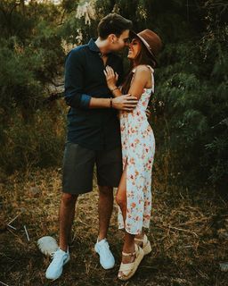 Taylor Alesia feet photo thumbnail
